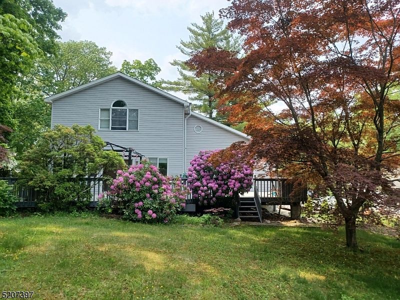 1st image of 116 Lakeside Dr
