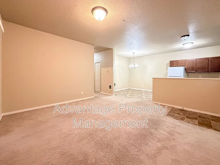 523 Catron St N #5 — Photo 53