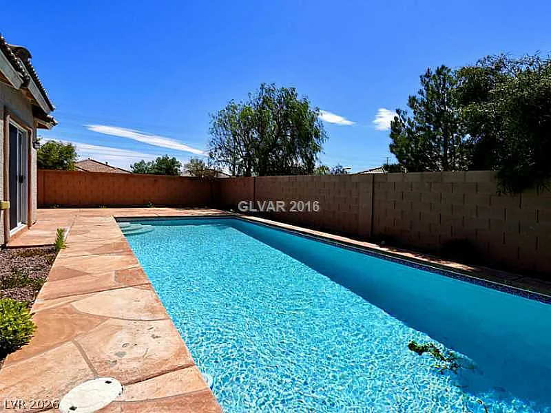 3 bed, 2.0 bath, 1257 sqft, $2,550 — Photo 2
