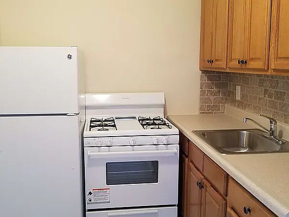 2nd image of 785 Ocean Pkwy APT 3C