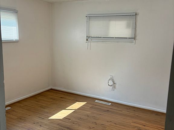 4th image of 2359 Marcia Dr