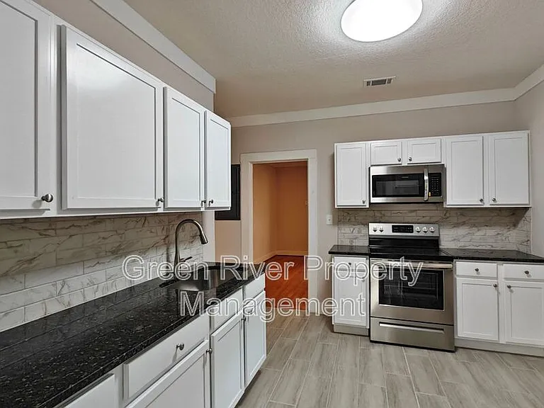 643 Linwood Ave — Photo 3