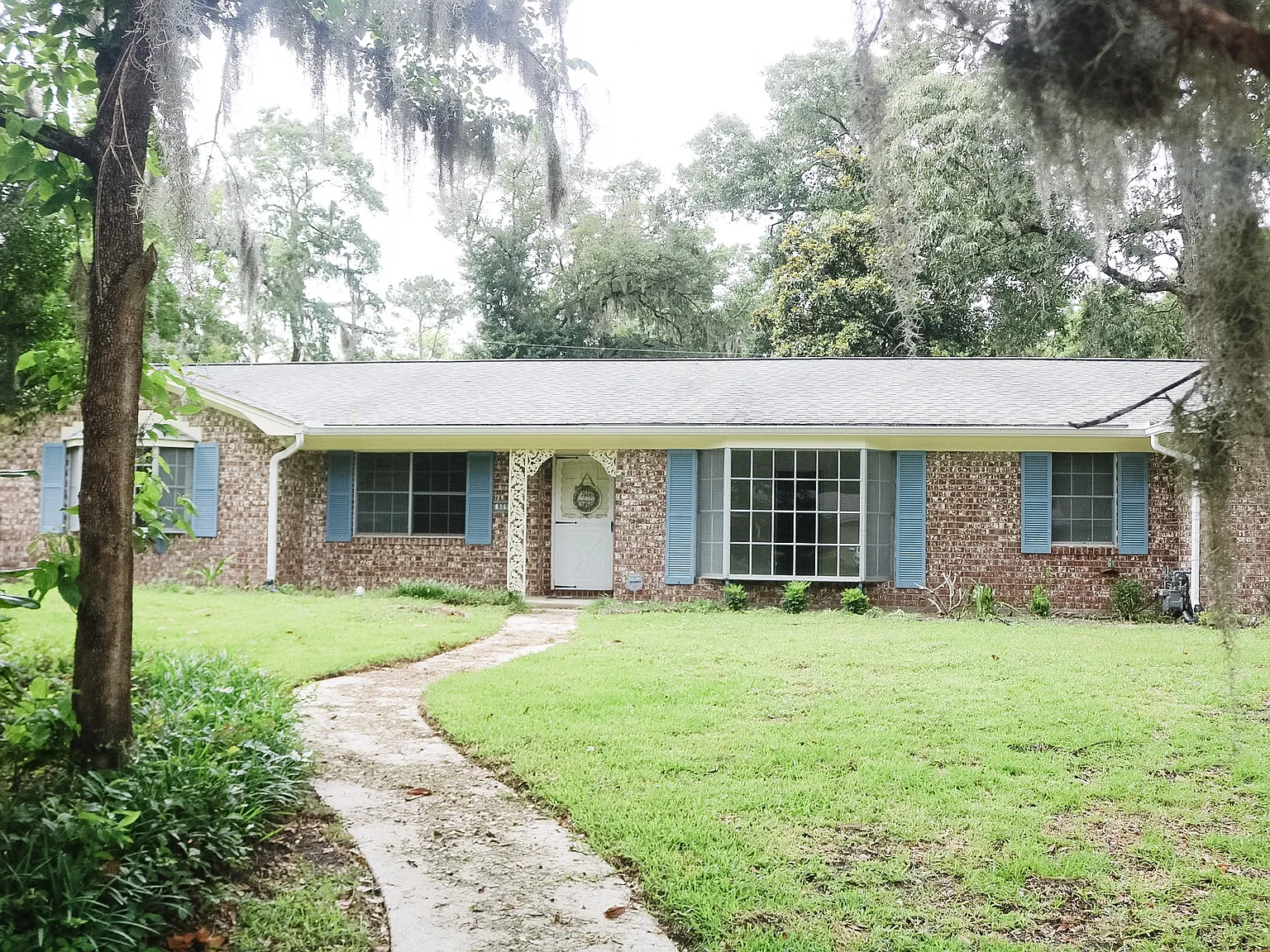 809 Windsor Rd — Photo 3
