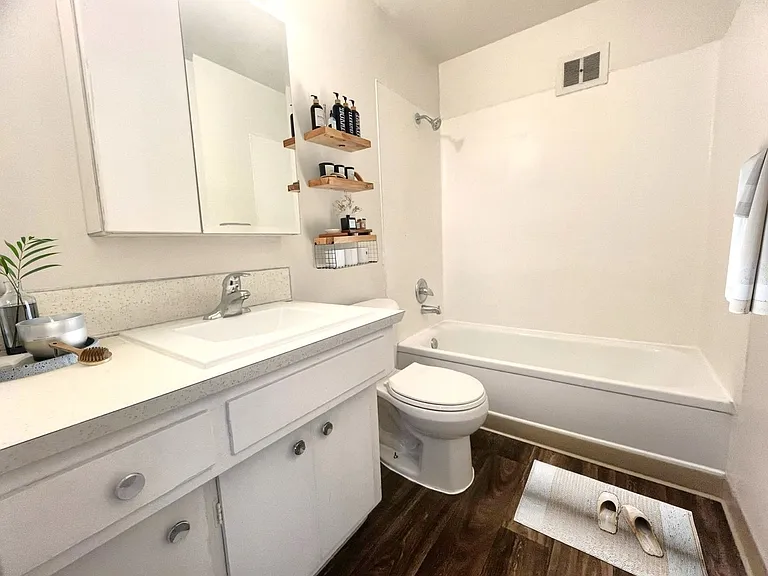 LC125th Townhomes — Photo 31