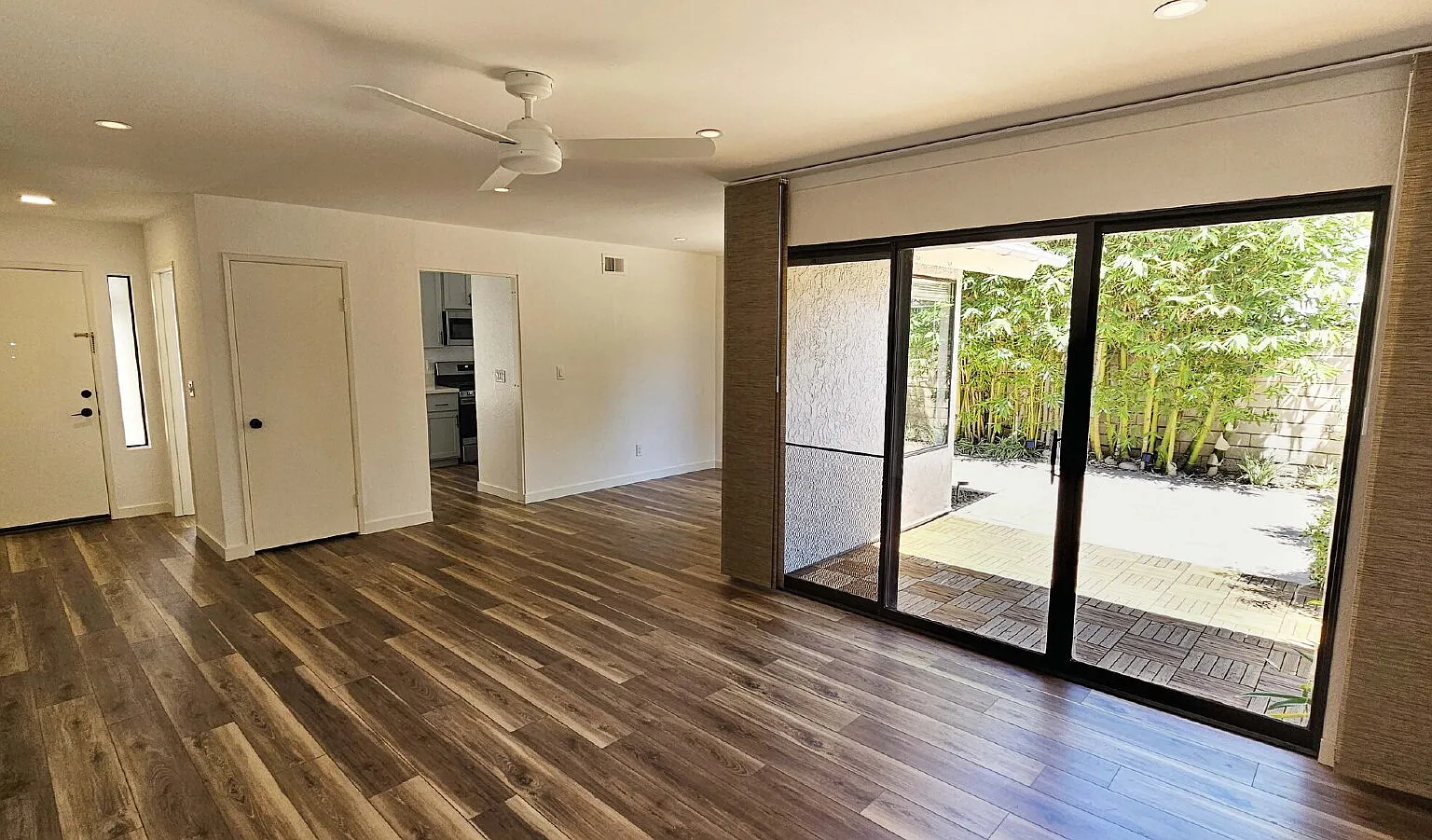 2 bed, 2.0 bath, 1101 sqft, $3,400 — Photo 1