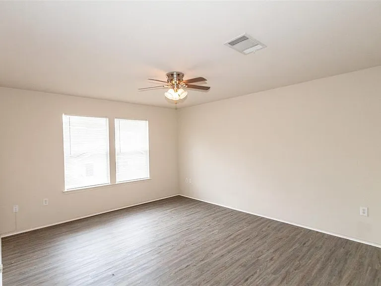 2406 Magin Meadow Dr — Photo 8