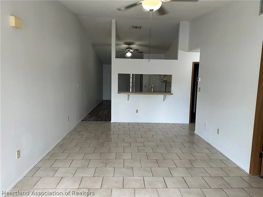 2 bed, 2.0 bath, 1150 sqft, $1,300 — Photo 2