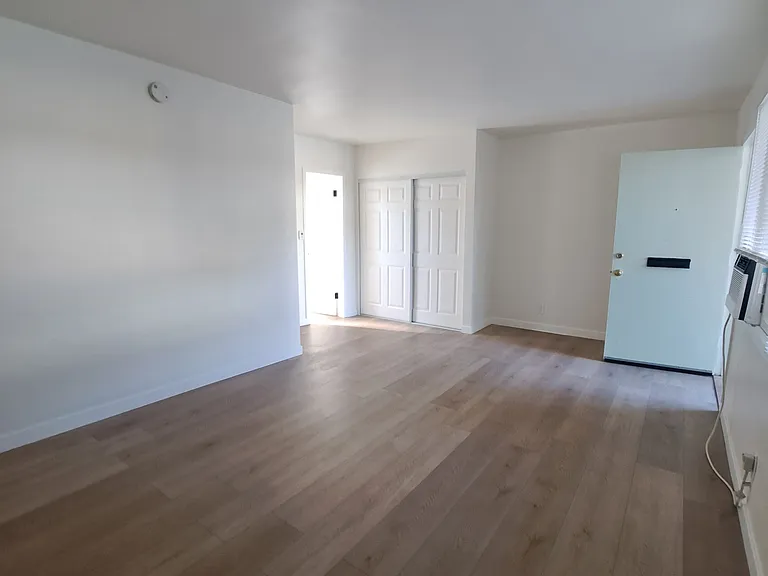 301 N Hollywood Way #A — Photo 7