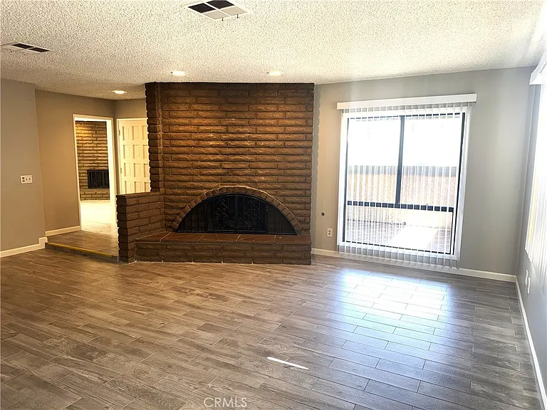 3901 Green Ave — Photo 3
