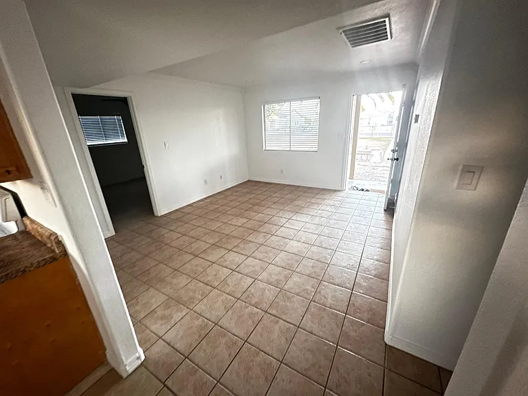 13802 N 184th Ave — Photo 5