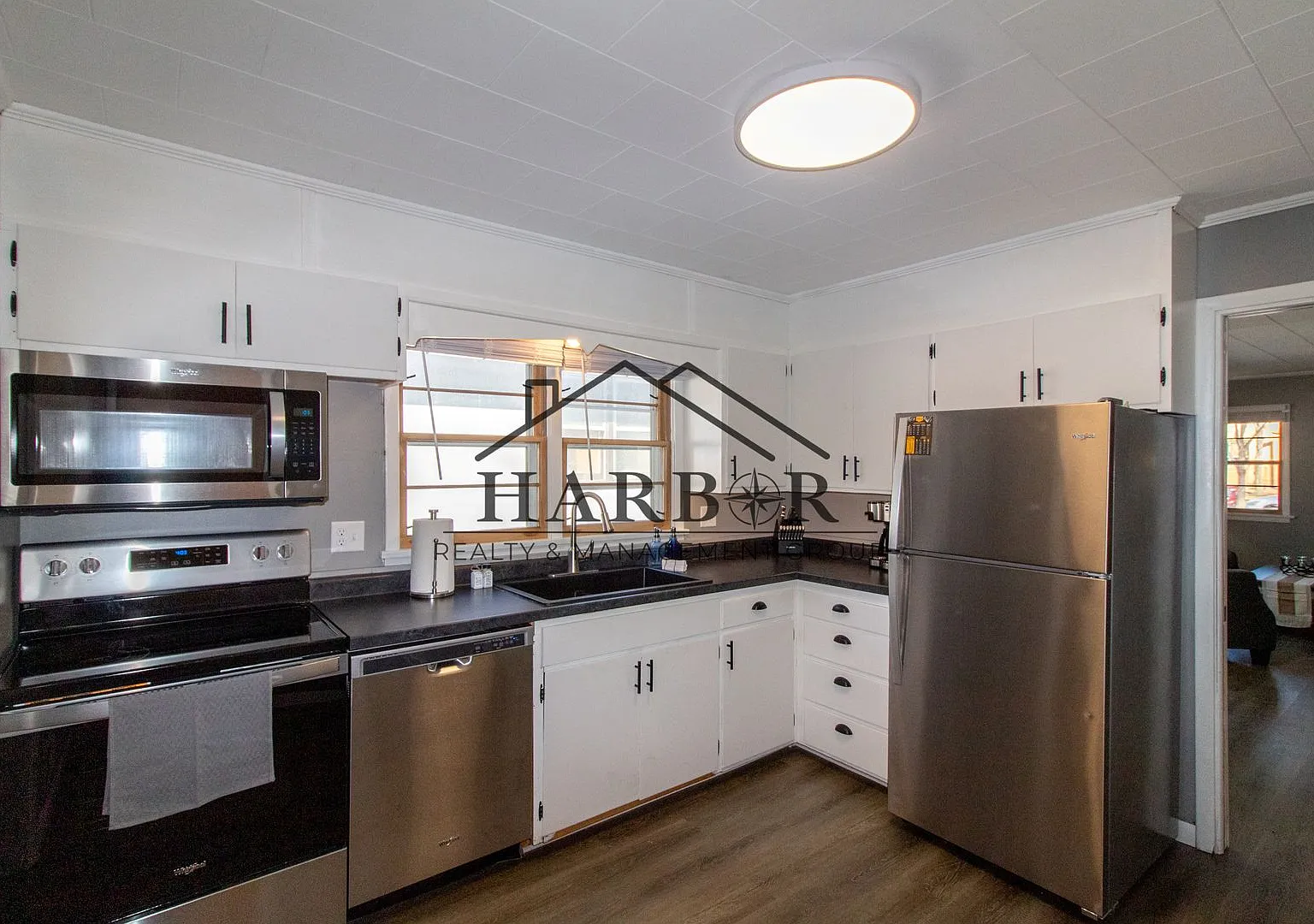 5th Avenue SE Duplex — Photo 4