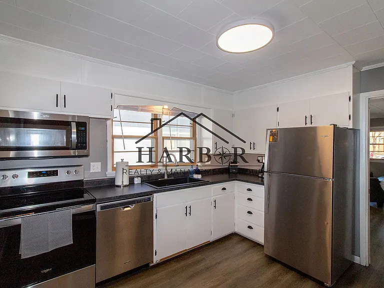 5th Avenue SE Duplex — Photo 7