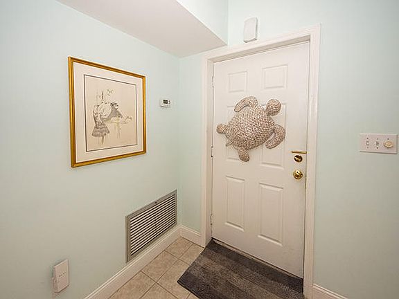 5th image of 204 Charleston Blvd