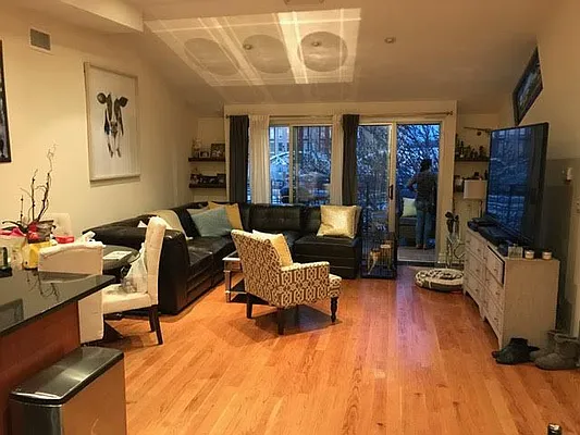 Rented by NYLA Realty | media 1