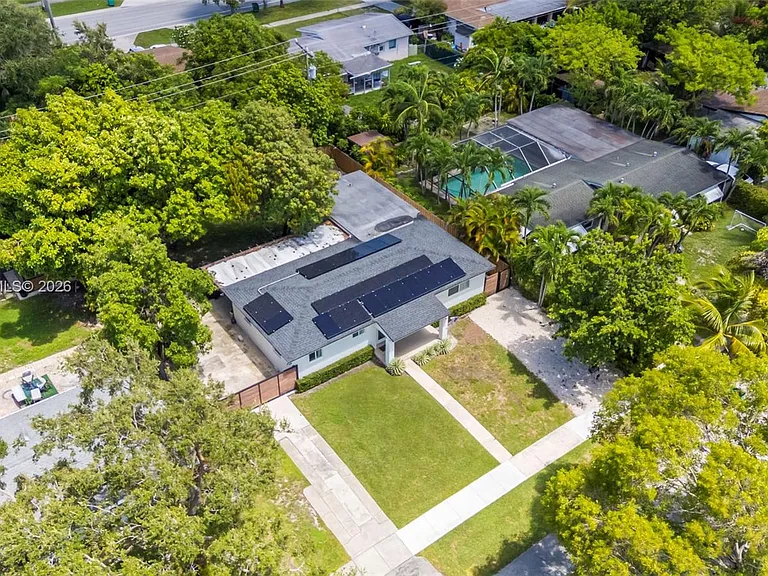 9841 Dominican Dr — Photo 36