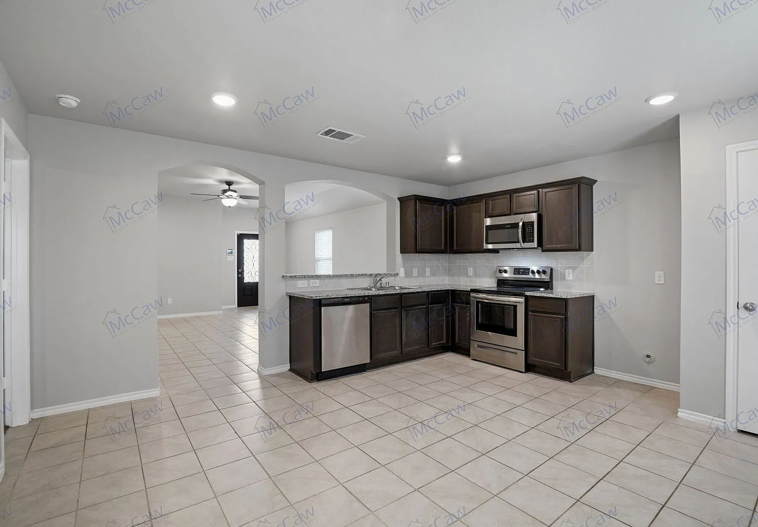 4 bed, 2.0 bath, 1630 sqft, $1,800 — Photo 4