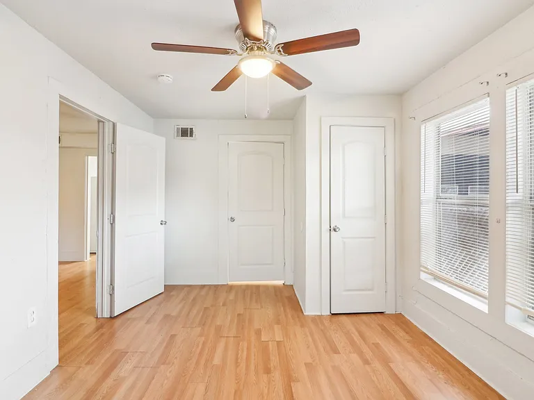 1906 Grainger St #1906 — Photo 15