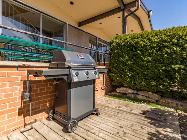 143 Main Street South