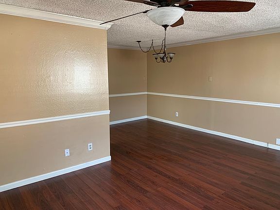 5th image of 632 Pine Meadows Dr APT 4