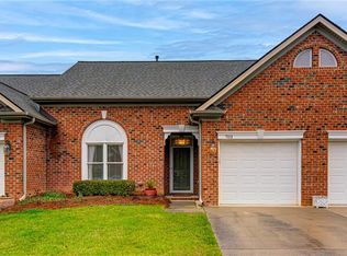 703 Vinebury Ln, High Point, NC 27265