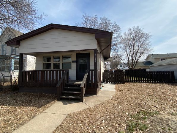 2611 Monroe St NE
