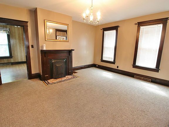 4th image of 1320 Playford Ave