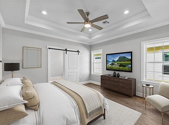 5th image of 216 Trudeau Dr