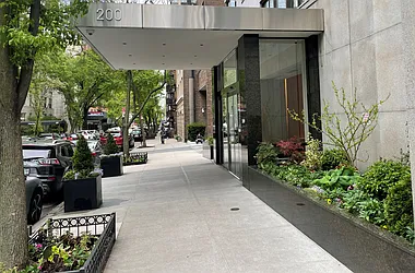 200 East 74th Street in Lenox Hill