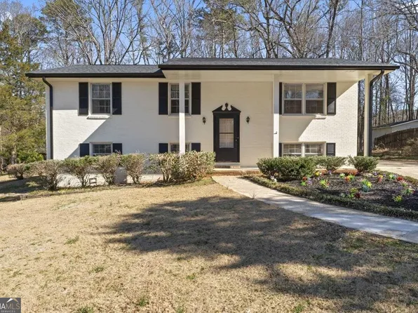 6848 Knollwood Dr, Morrow, GA 30260