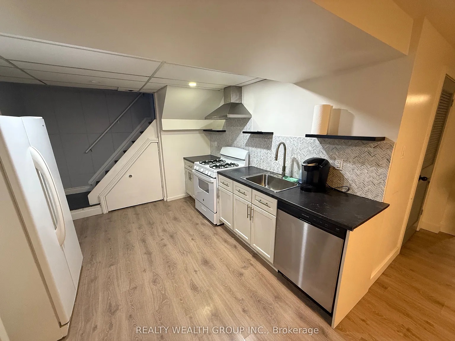 3 bed, $2,000 — Photo 3