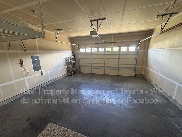 4884 Dory Ct — Photo 25