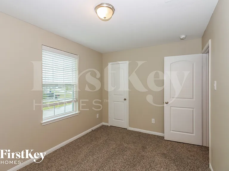 8015 Distant Harbor Rd — Photo 12