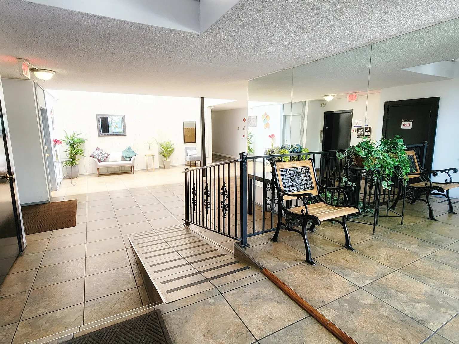 SAN REMO APARTMENTS — Photo 2
