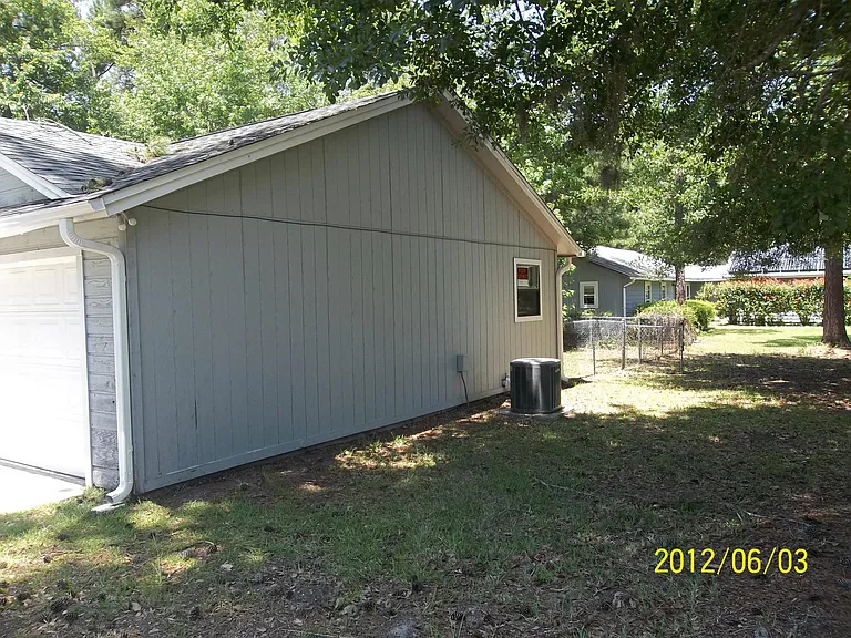 100 Creekwood Cir — Photo 3