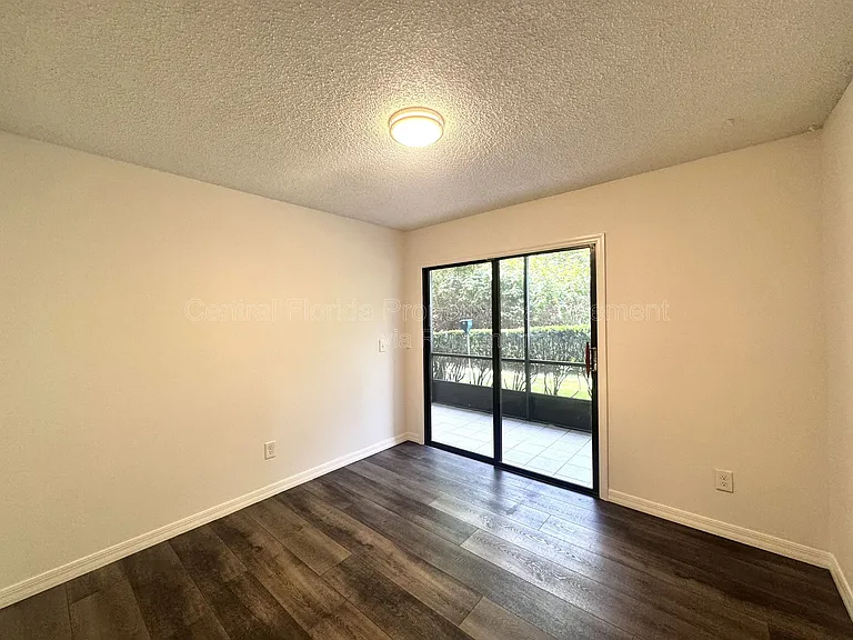 2452 Oak Park Way — Photo 9