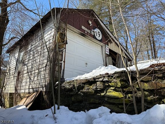 4th image of 19 Up Grnwd Rd