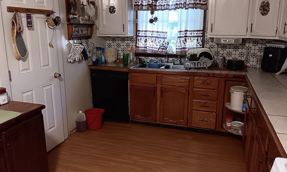 2nd image of 214 Campbell Rd