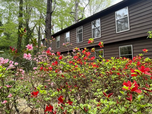 2152 Lakeshore Ct