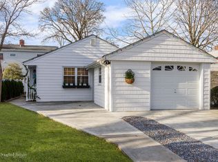 47 Sagamore Hill Dr, Port Washington, NY 11050