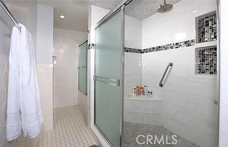 1125 N Heliotrope Dr — Photo 18