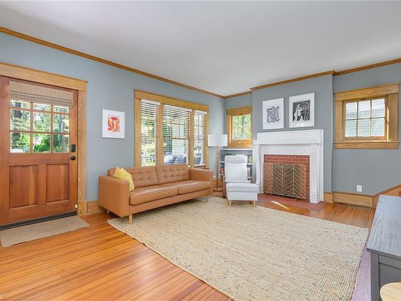5th image of 212 Tate St