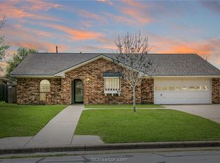 4512 Sutton Ct, Bryan, TX 77802