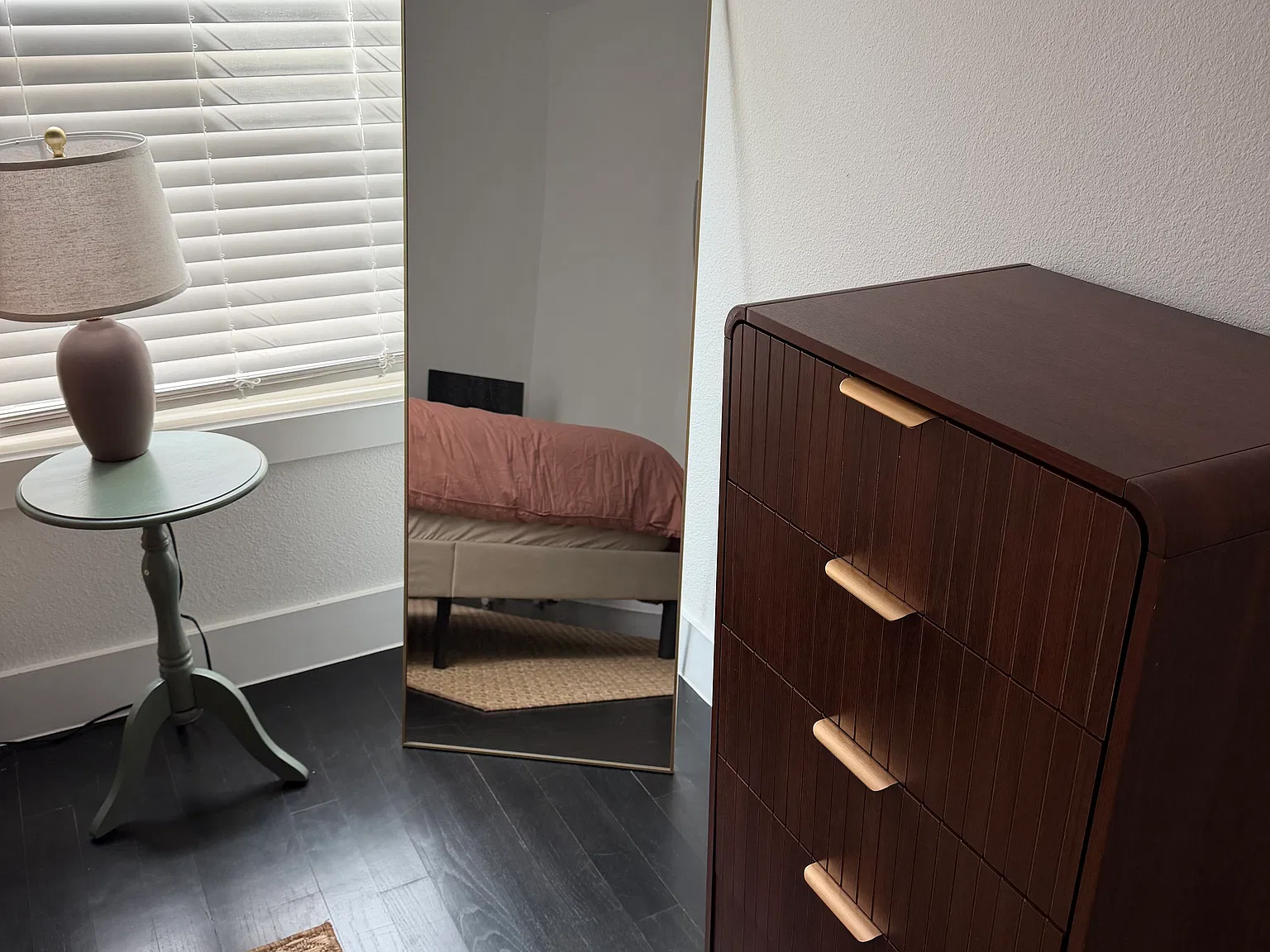 4 bed, 3000 sqft, $1,250 — Photo 2