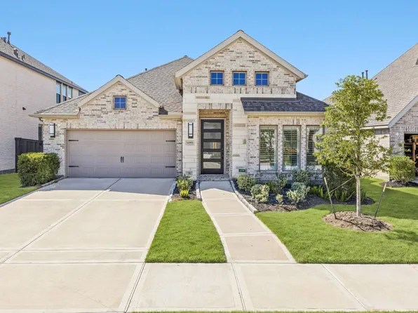 11951 Sawgrass Dr, Mont Belvieu, TX 77523
