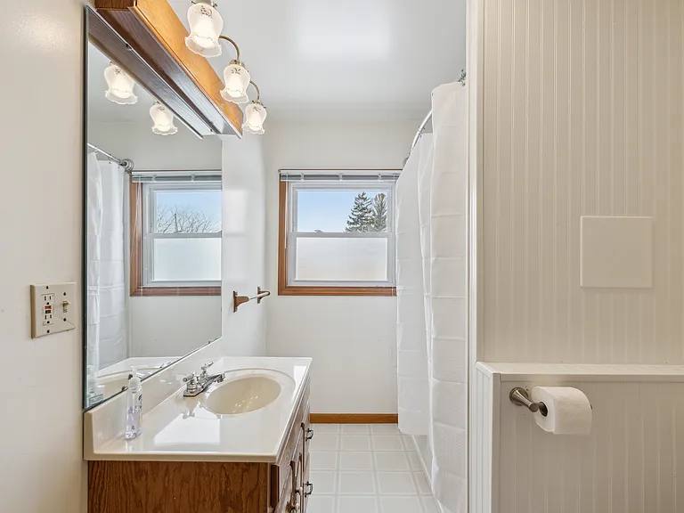 2206 S Monroe St — Photo 4