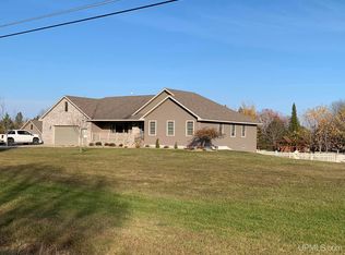 4380 M Rd, Escanaba, MI 49829