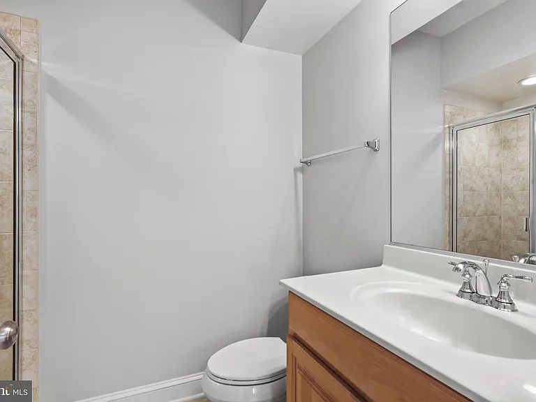 1302 Duke St — Photo 25