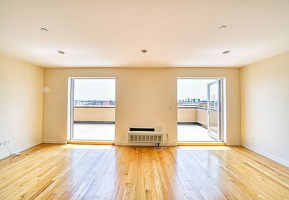 4th image of 2315 Astoria Blvd #3