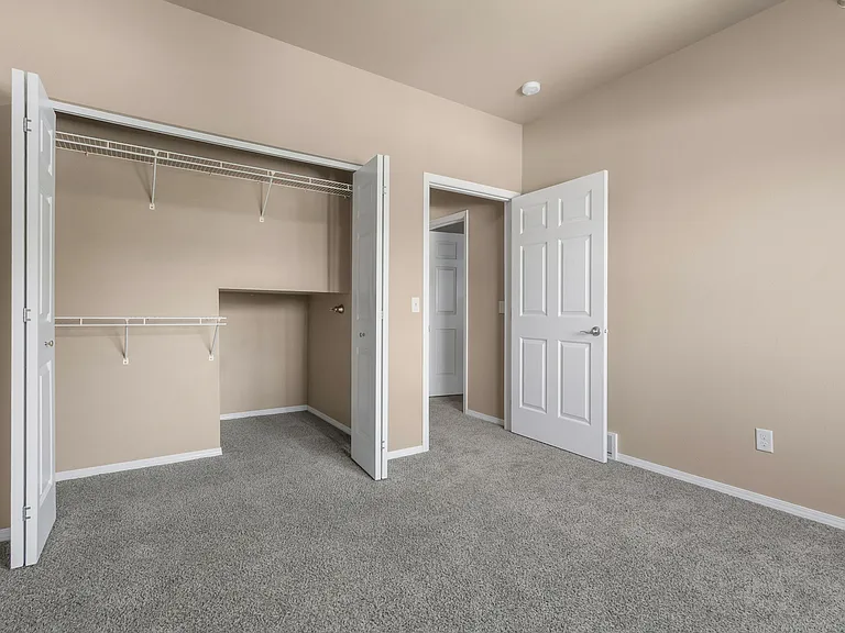 Prairiewood Apartments and Townhomes — Photo 15