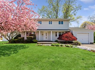 49 Saratoga Dr, Jericho, NY 11753